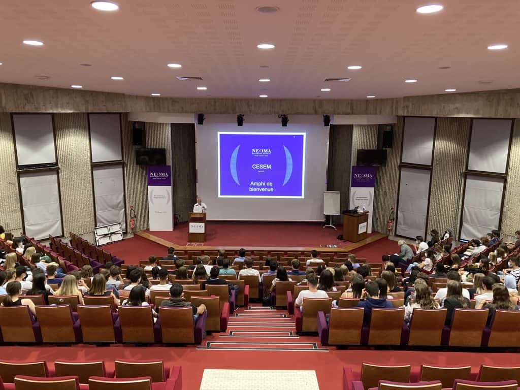 NEOMA fusionne deux de ses programmes phares !